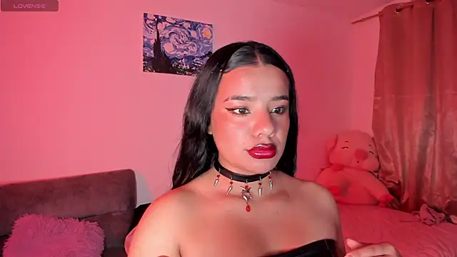 Shophie thoopson online show from March 4, 2:40 am