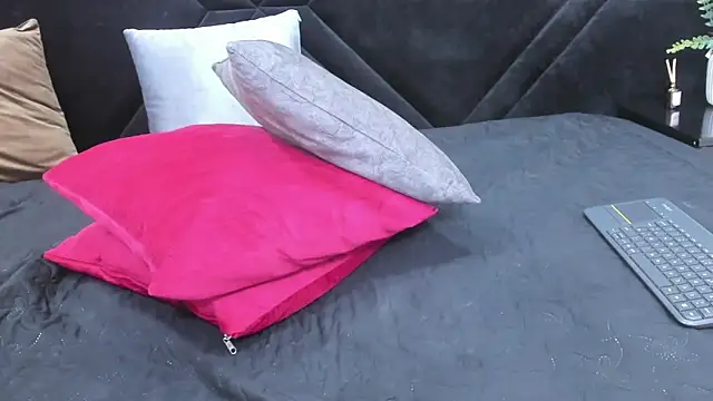 Dantzel  online show from March 12, 8:00 pm