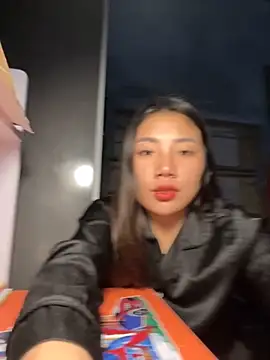 D2sweet online show from October 31, 1:04 pm