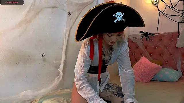 Kyra Honey online show from October 31, 8:46 pm