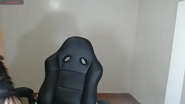 Cleogh  online show from May 12, 2:53 am