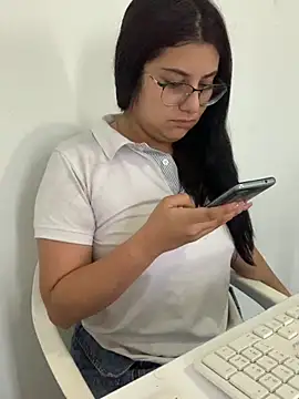 Snapshot of Velma_star chatting on October 1, 11:37 am Velma star online show from October 1, 11:37 am