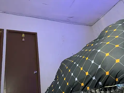 horny ivy online show from December 17, 7:01 am