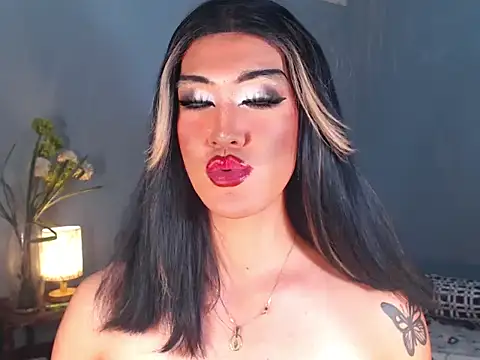 AleinaCroft online show from December 3, 4:37 am