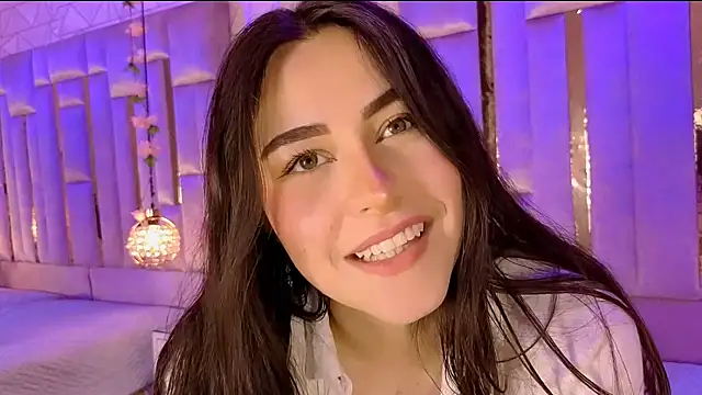 HannaCollins  online show from October 12, 1:46 pm