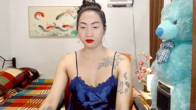 LovelyQueen69 online show from November 2, 2:48 am