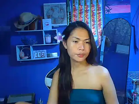 urgirljane online show from July 12, 7:04 pm