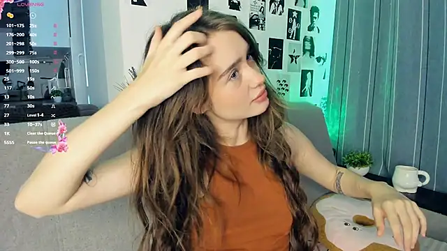 lovelyalivia online show from October 24, 9:49 am