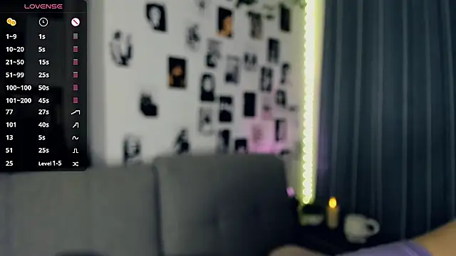 lovelyalivia online show from November 30, 9:46 am