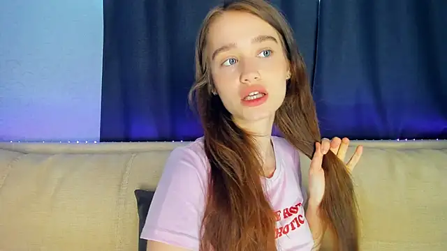 lovelyalivia online show from April 28, 12:42 pm