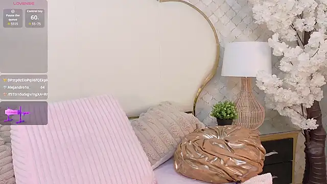 Mhia Sweet  online show from February 11, 10:55 pm