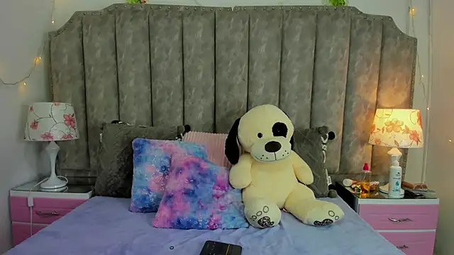 Mhia Sweet  online show from November 20, 10:11 pm