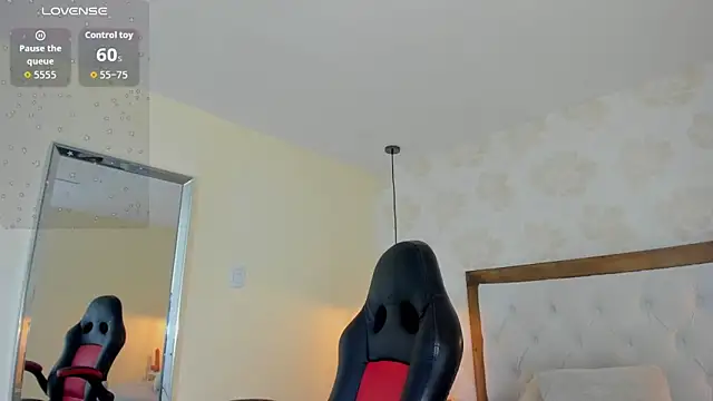 IRISCLARK1 online show from April 1, 7:22 pm