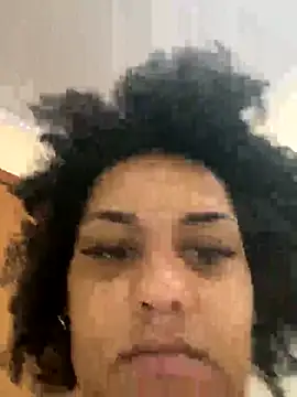 Snapshot of morenaluaa chatting on October 18, 10:18 am morenaluaa online show from October 18, 10:18 am