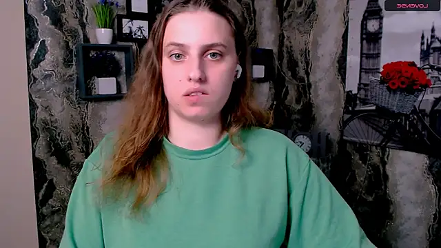 AmandaDimond  online show from April 23, 9:39 am