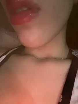 Mimisixo online show from October 18, 11:39 pm