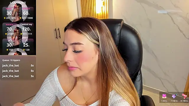 Snapshot of KYLIE_JONES6 chatting on September 27, 3:58 am KYLIE JONES6 online show from September 27, 3:58 am