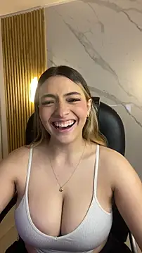 Snapshot of KYLIE_JONES6 chatting on October 4, 3:56 am KYLIE JONES6 online show from October 4, 3:56 am