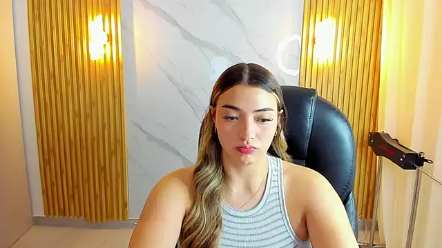 Snapshot of KYLIE_JONES6 chatting on September 15, 2:31 am KYLIE JONES6 online show from September 15, 2:31 am