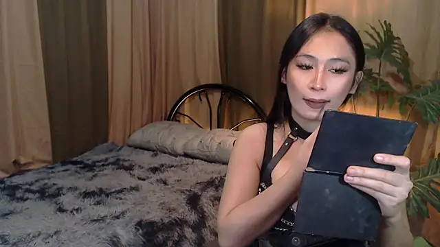 Snapshot of MALICIOUS_EVA chatting on October 5, 10:37 pm MALICIOUS EVA online show from October 5, 10:37 pm