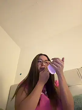 urasianlady online show from December 23, 8:07 am