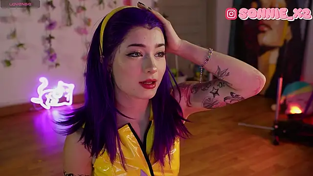 Sonnie mami online show from April 17, 3:14 pm