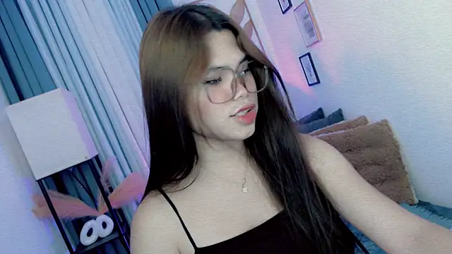 PrettyBlythes TS online show from April 22, 11:07 am