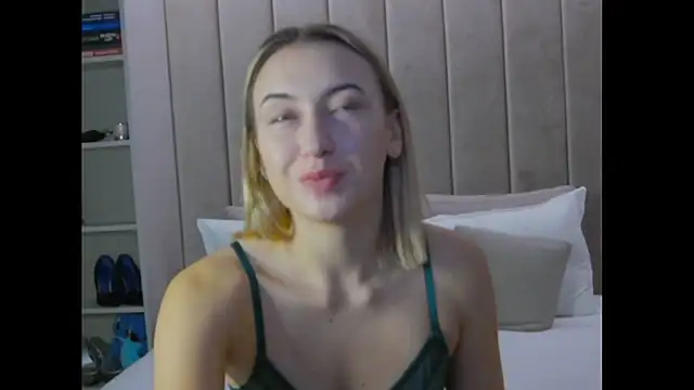 LexiRussell online show from September 28, 4:30 am