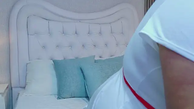 KiimBrooks online show from February 7, 11:14 am