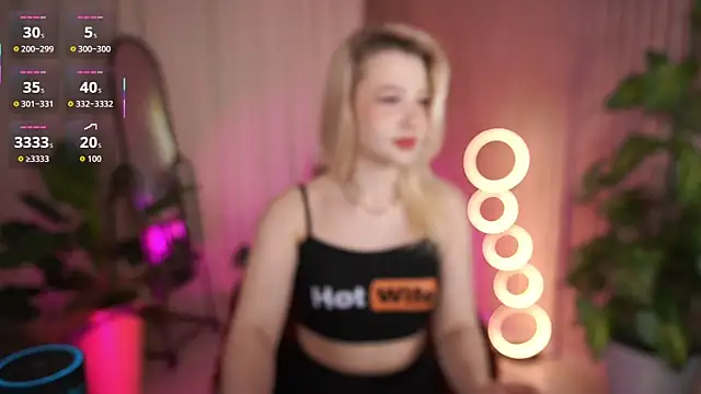 LauraWifeness online show from November 19, 6:46 am