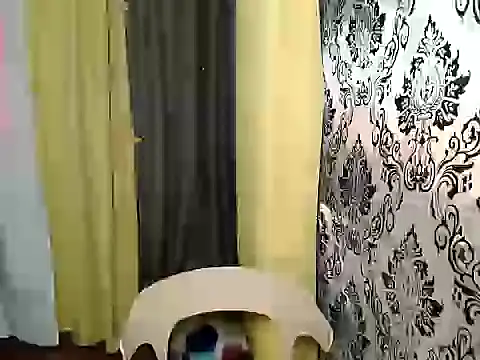 Snapshot of lovelyallena07 chatting on September 13, 6:10 am lovelyallena07 online show from September 13, 6:10 am