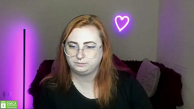 Snapshot of Alicia_love00 chatting on September 13, 5:48 am Alicia love00 online show from September 13, 5:48 am
