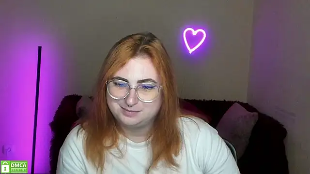 Snapshot of Alicia_love00 chatting on September 19, 5:28 am Alicia love00 online show from September 19, 5:28 am