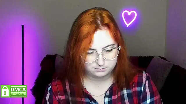 Snapshot of Alicia_love00 chatting on October 5, 5:23 am Alicia love00 online show from October 5, 5:23 am