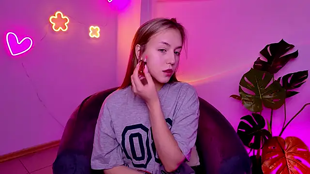 CindySparkl online show from March 17, 3:21 am