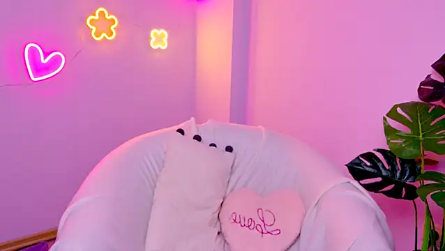 CindySparkl online show from December 5, 3:39 am