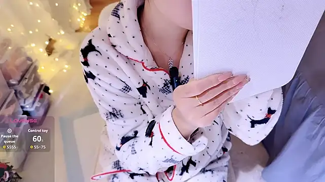 charlotte520 online show from November 26, 5:19 am