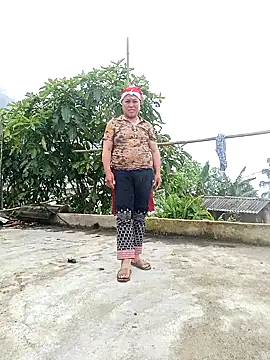 Chubbyhoney1 online show from April 2, 6:33 am