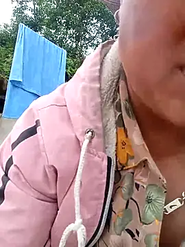 Chubbyhoney1 online show from April 1, 6:14 am