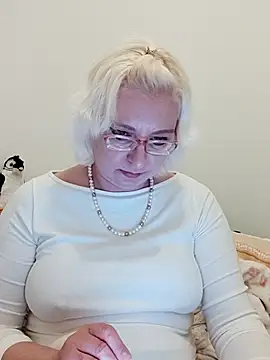 VikaKing online show from November 12, 4:49 pm