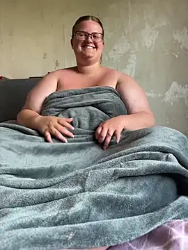 CurvyPaar2 online show from May 31, 2:23 pm