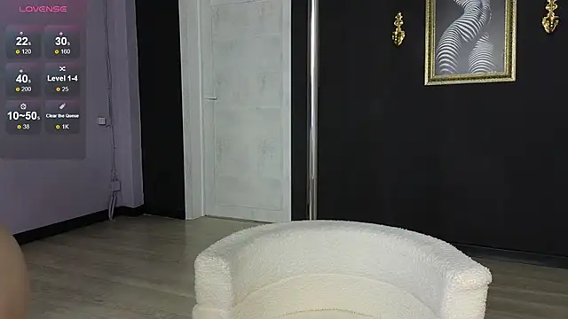 MillaHolt online show from November 28, 9:45 am