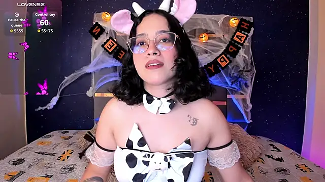 SweetAnya01 online show from October 4, 4:51 am