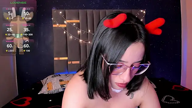 SweetAnya01 online show from December 14, 4:29 am