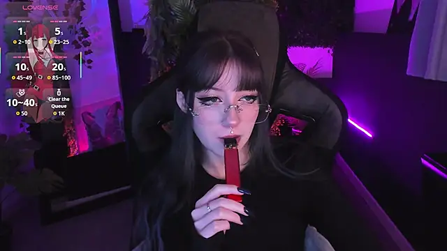 LiliLuna online show from February 18, 3:55 pm