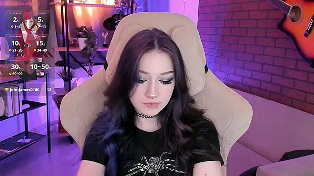 LiliLuna online show from November 12, 1:53 pm