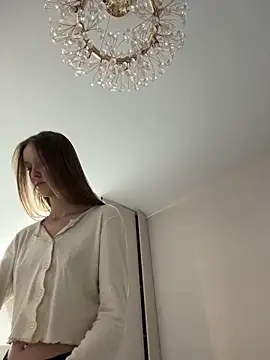 ElliRose online show from February 9, 1:57 pm