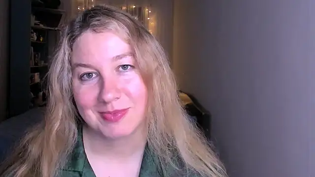 NancySanders online show from April 4, 6:40 pm