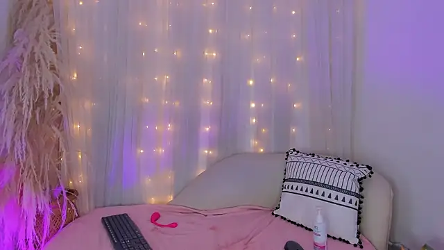 arianna cox   online show from February 3, 6:40 am