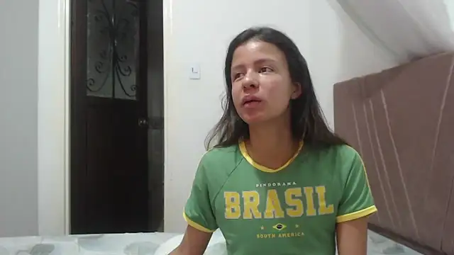 nathaly jones  online show from April 1, 12:39 pm